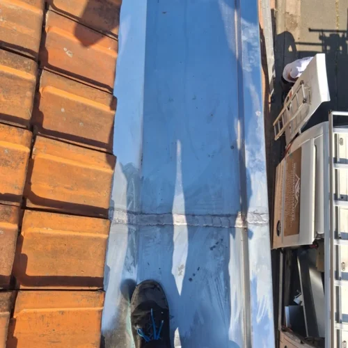 Gouttières & Travaux de zinguerie Renovatie Lclean
