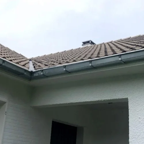 Gouttières & Travaux de zinguerie Renovatie Lclean