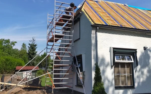 Hellende daken Renovatie Lclean