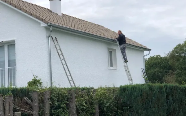 Gouttières & Travaux de zinguerie Renovatie Lclean