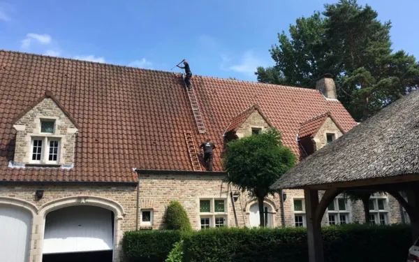 Démoussage de toitures Renovatie Lclean
